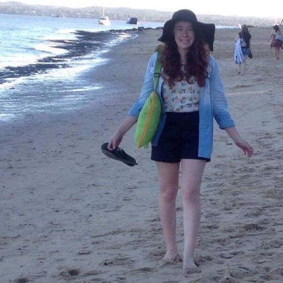 Meet your Posher, Hannah - Picture 3 of 5